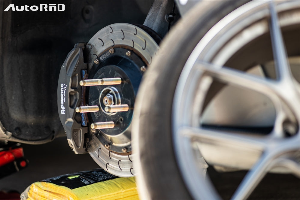 AP Racing by Essex Radi-CAL Competition Brake Kit (Front 9660/372mm - 18mm Pad)