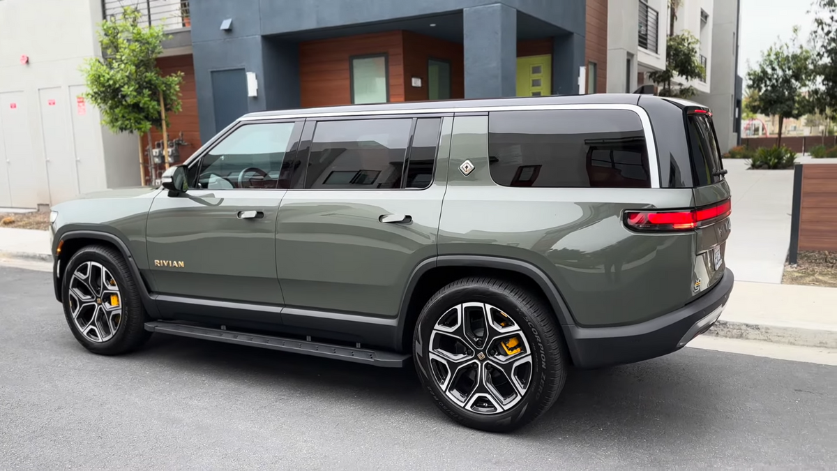 Rivian Hansshow/EVbase Running Boards INSTALL