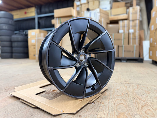 OEM Tesla Model 3 Warp 20" Replacement Wheel (Like new)