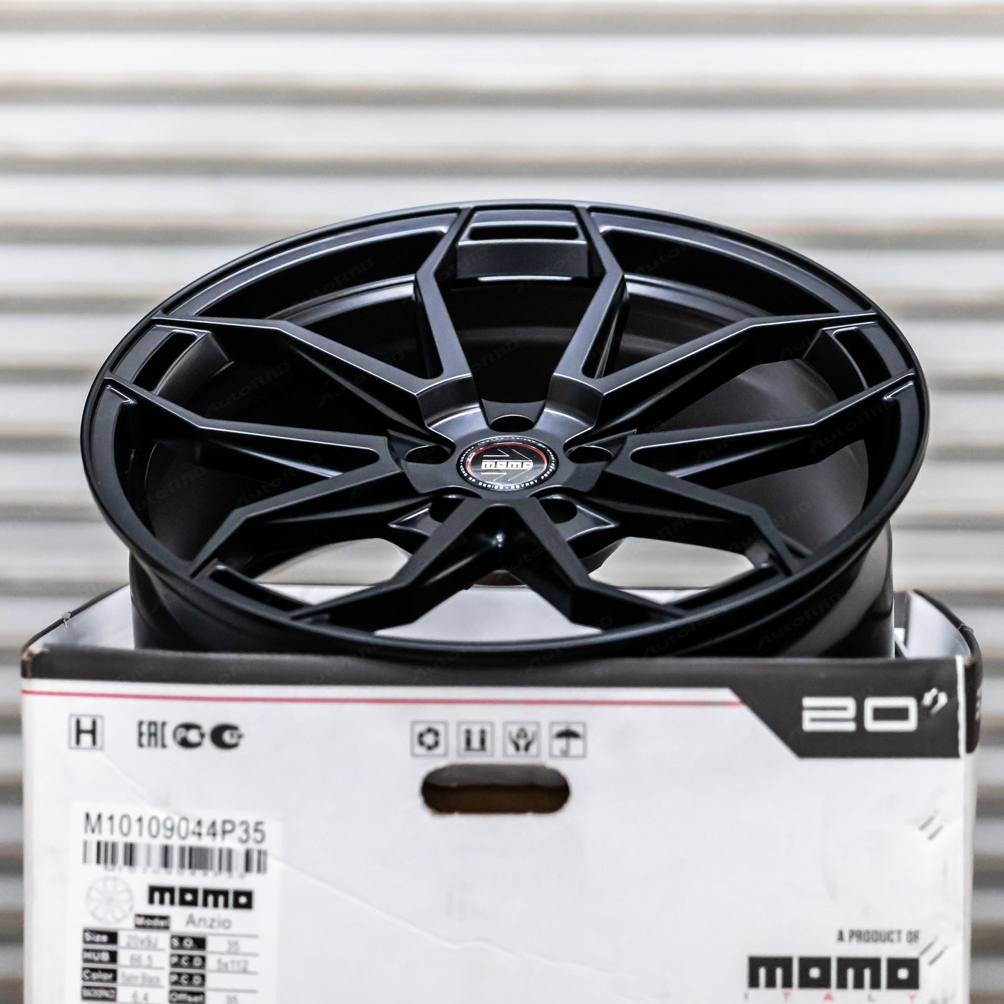 Momo Anzio Satin Black 20" (Set of four)